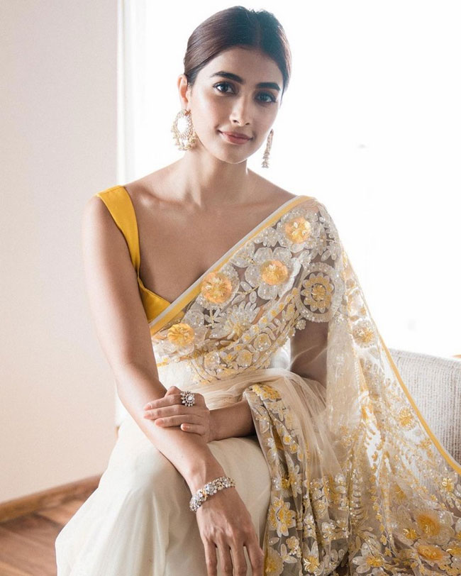 Pooja Hegde Instagram Pics